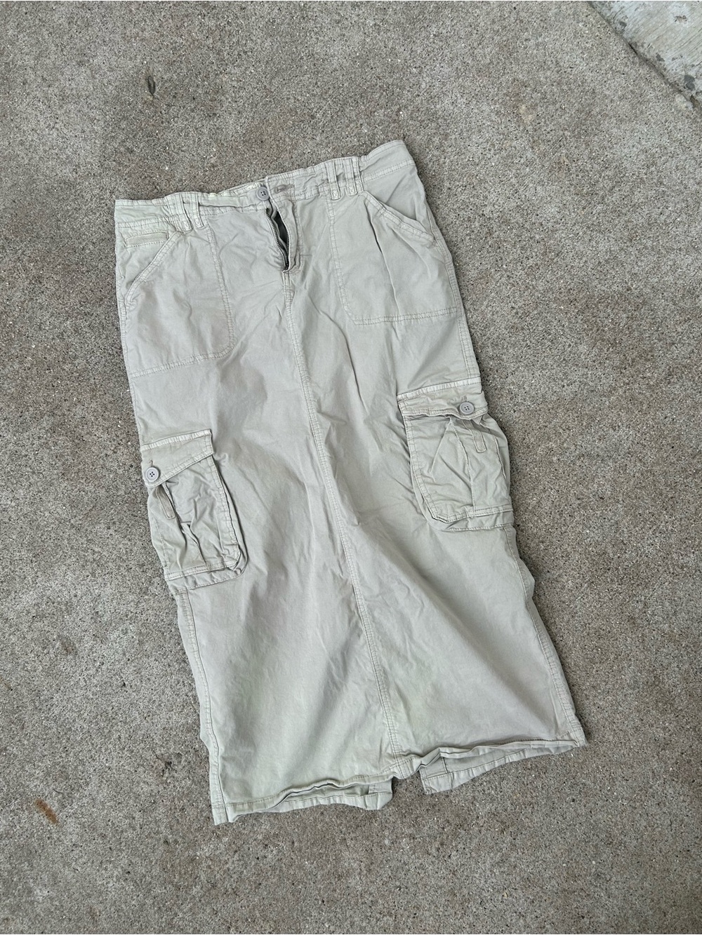 Garage Men's Light Beige Cargo Shorts with Flap Pockets